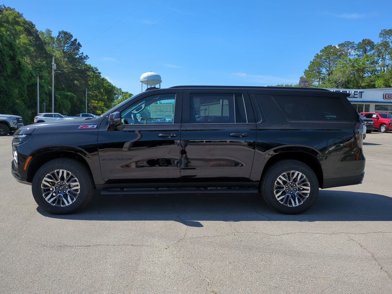 New 2026 Chevrolet Suburban Z71 w/ Comfort Package AWD/4WD image 7