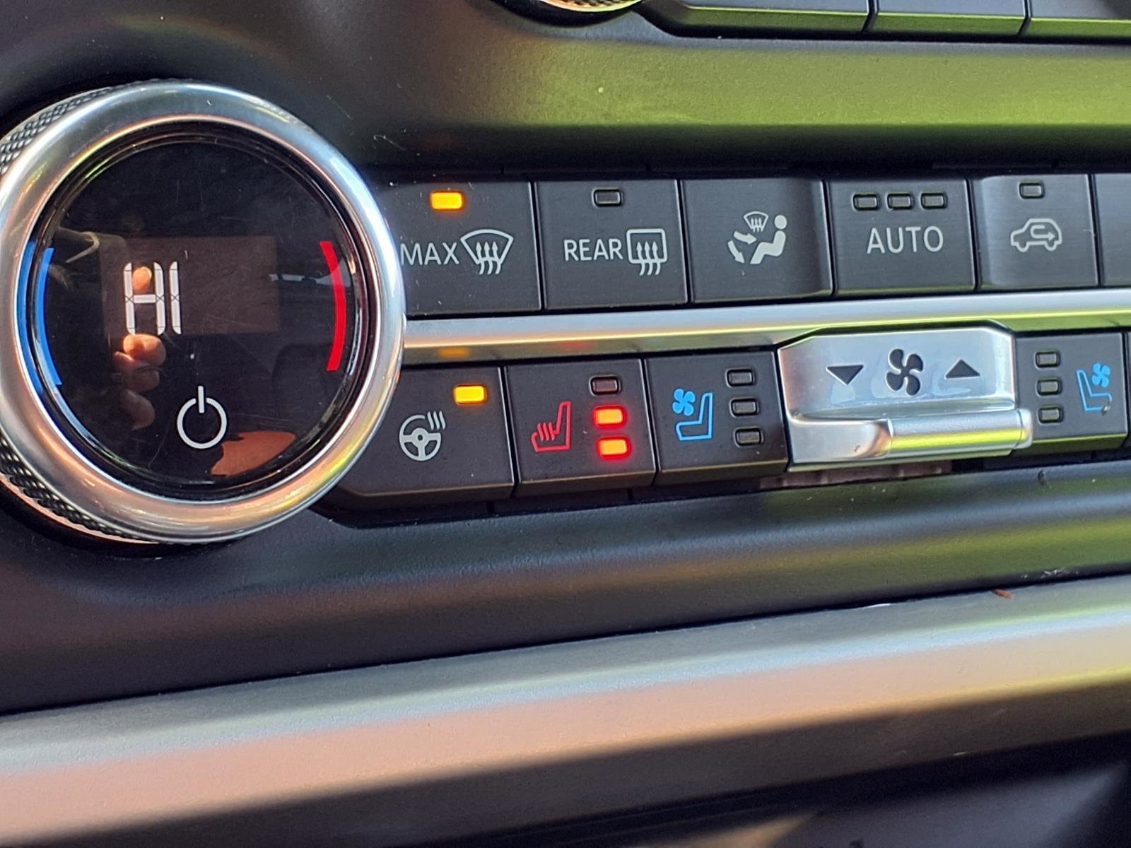 Used 2023 Ford Expedition Limited image 5