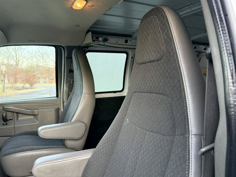 Used 2019 GMC Savana 2500 w/ Driver Convenience Package RWD image 20