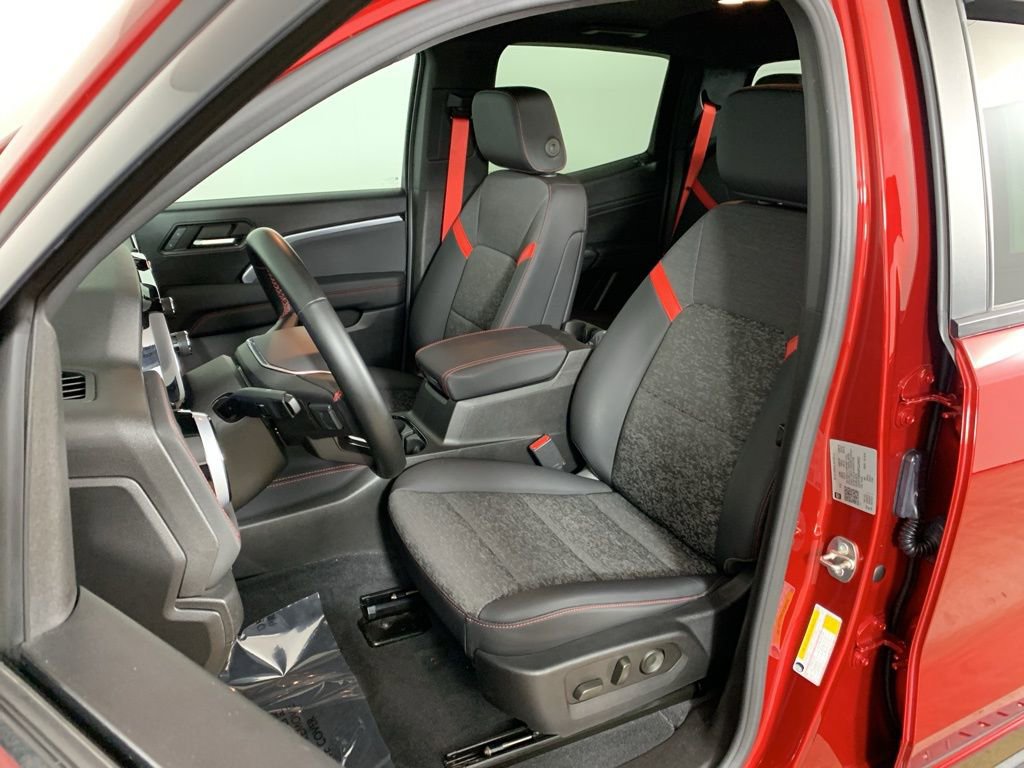 Used 2023 Chevrolet Colorado Z71 w/ Z71 Convenience Package 2 image 25