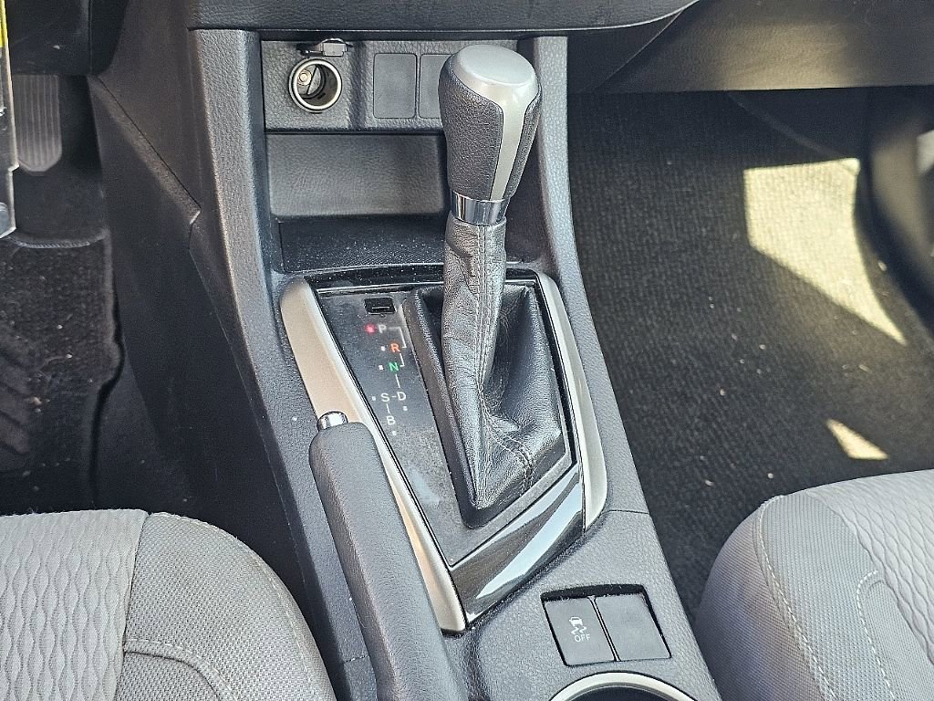 Used 2014 Toyota Corolla LE FWD image 35