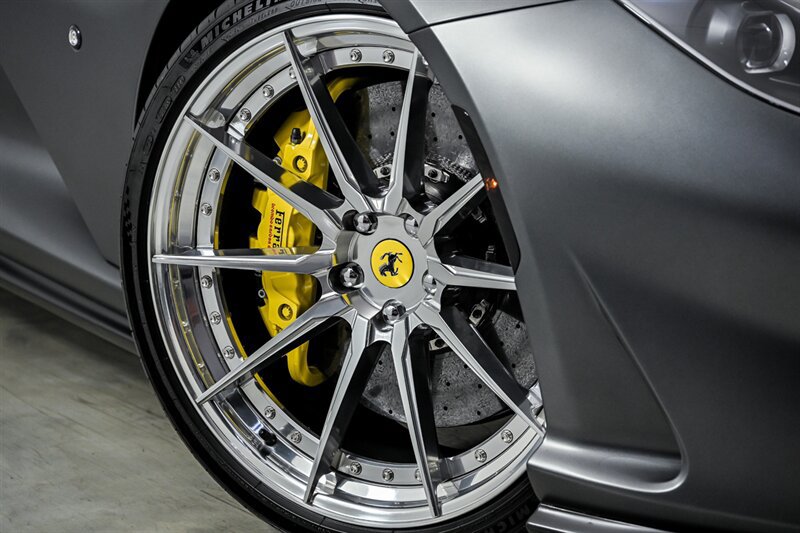 Used 2020 Ferrari 812 Superfast RWD image 3