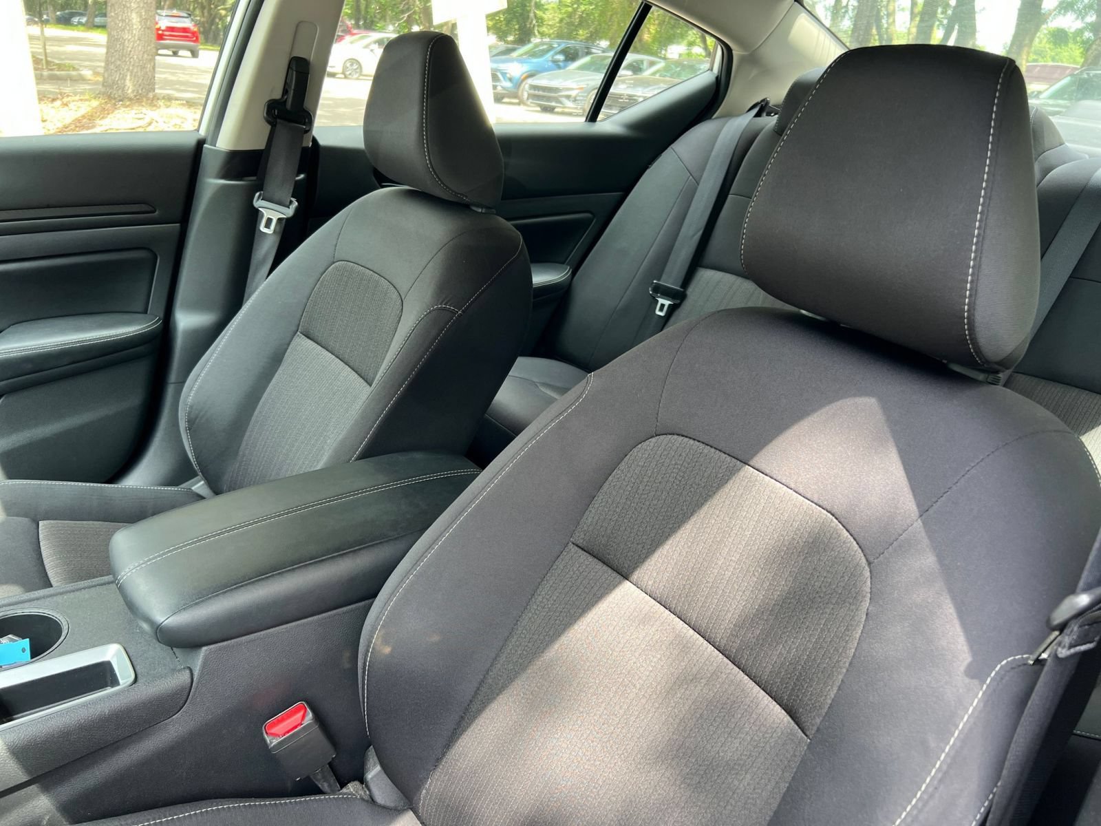 Used 2025 Nissan Altima 2.5 SV FWD image 31