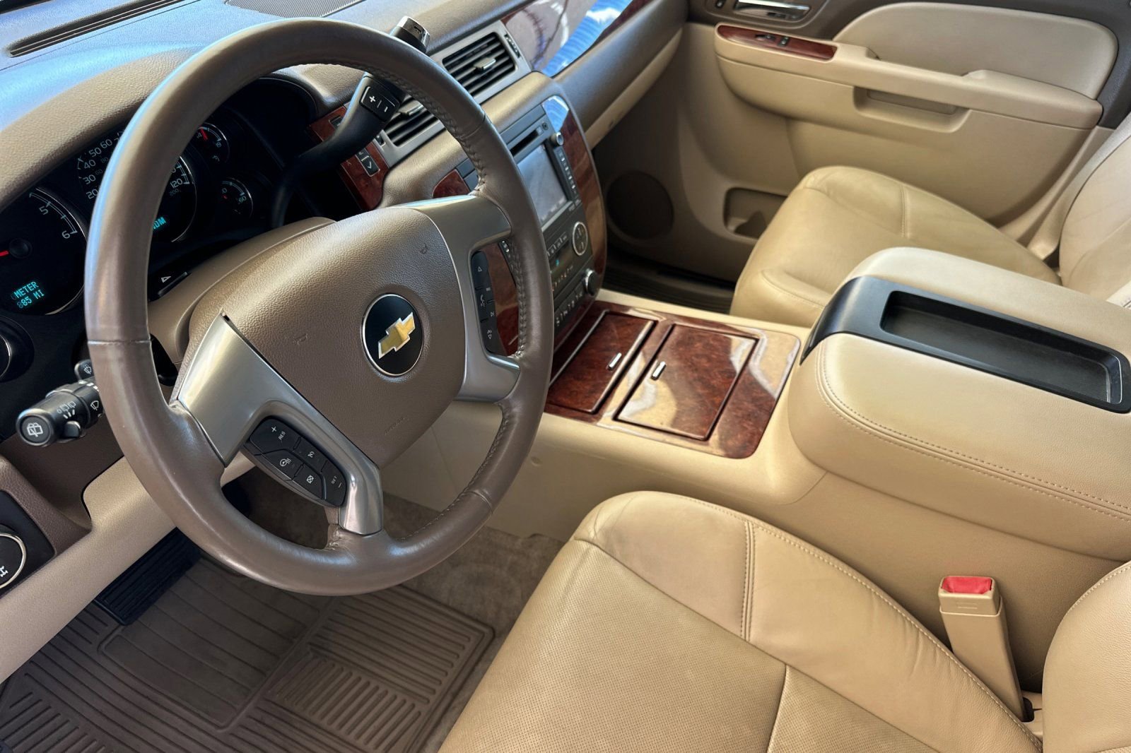 Used 2013 Chevrolet Tahoe LTZ image 10