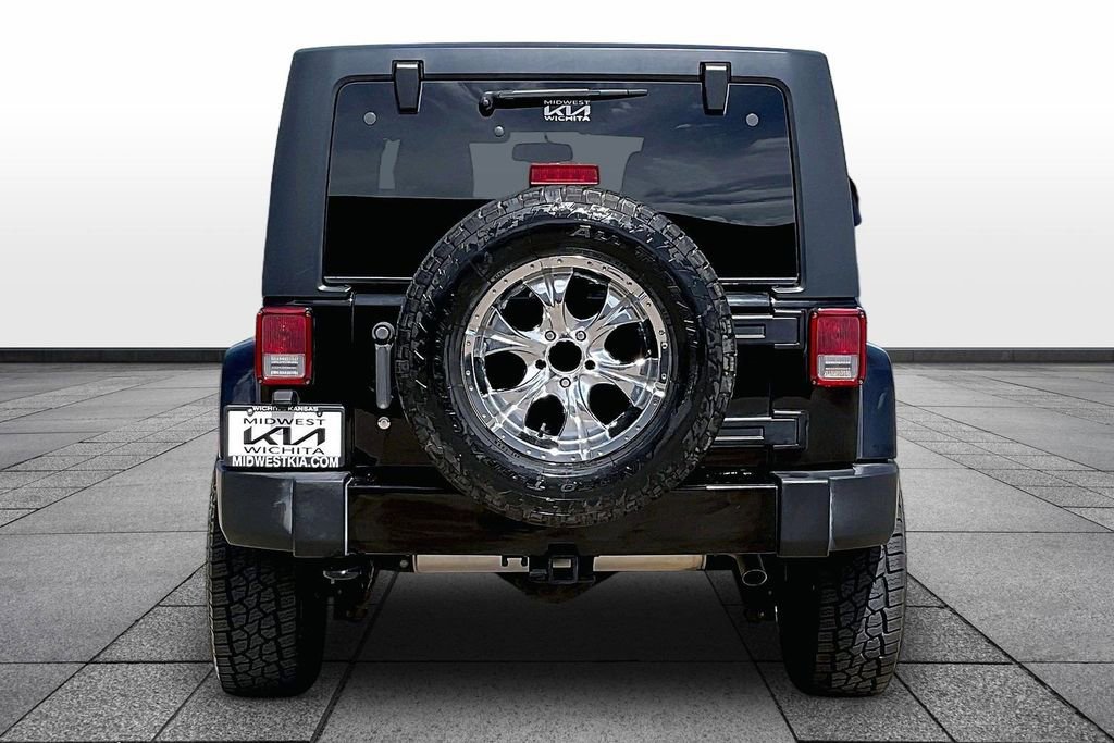 Used 2016 Jeep Wrangler Unlimited Sahara w/ Connectivity Group image 4