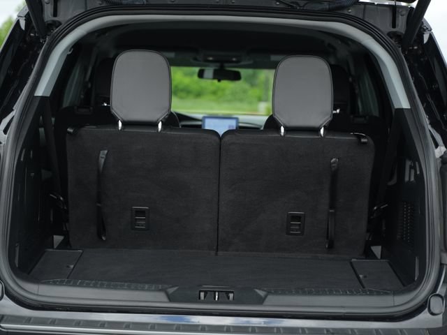 Used 2022 Ford Explorer XLT w/ Equipment Group 202A RWD image 18