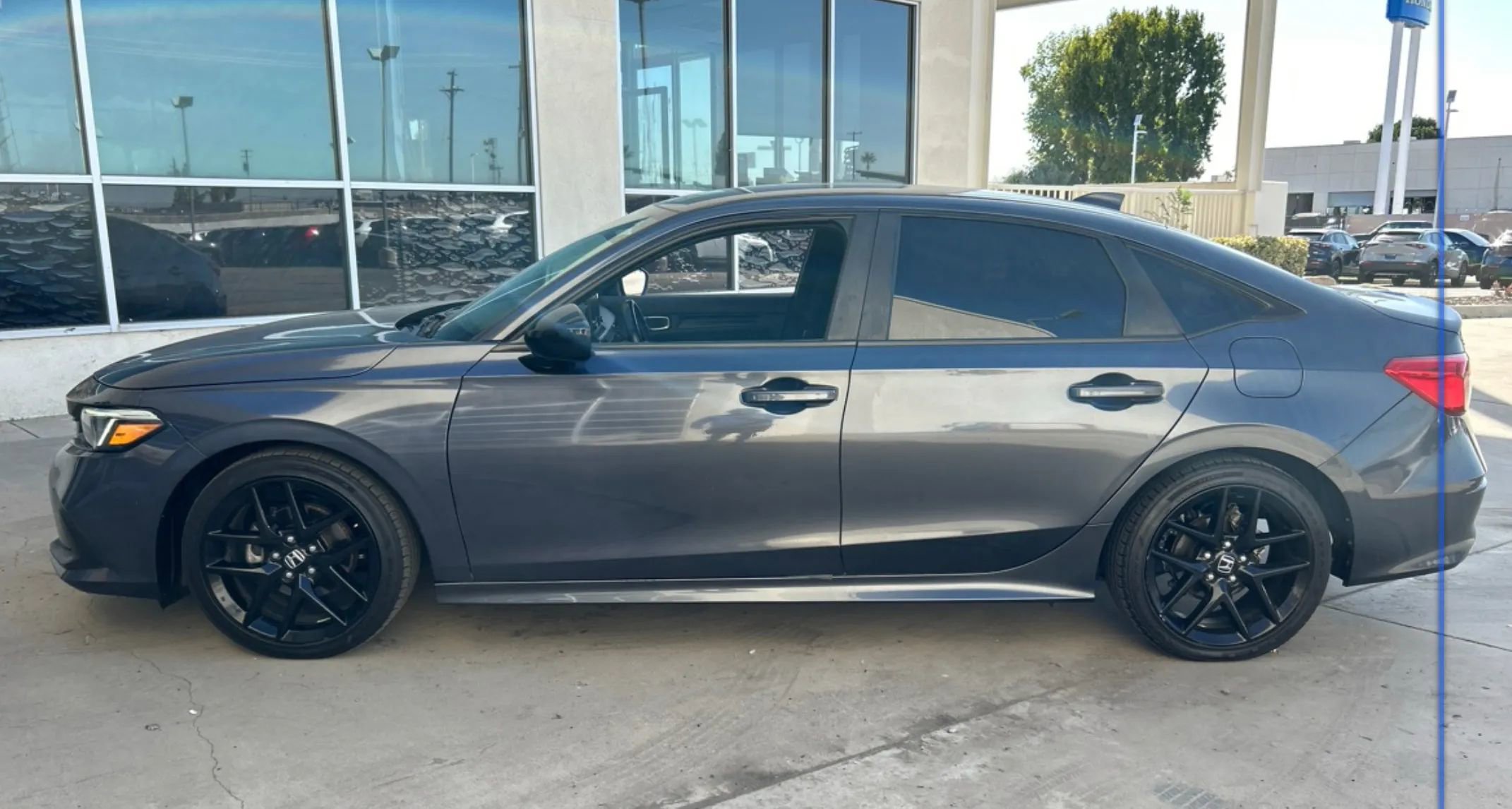 Used 2022 Honda Civic Sport image 2