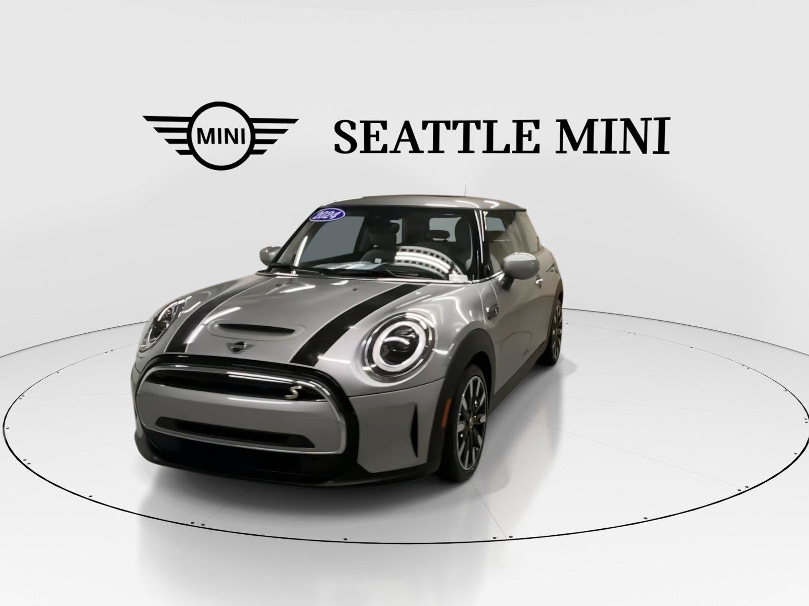 Used 2024 MINI Cooper SE w/ Signature Upholstery Package FWD image 4