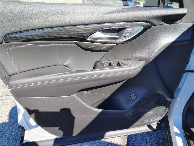 Certified 2022 Buick Envision Essence w/ Sport Touring Package AWD/4WD image 15