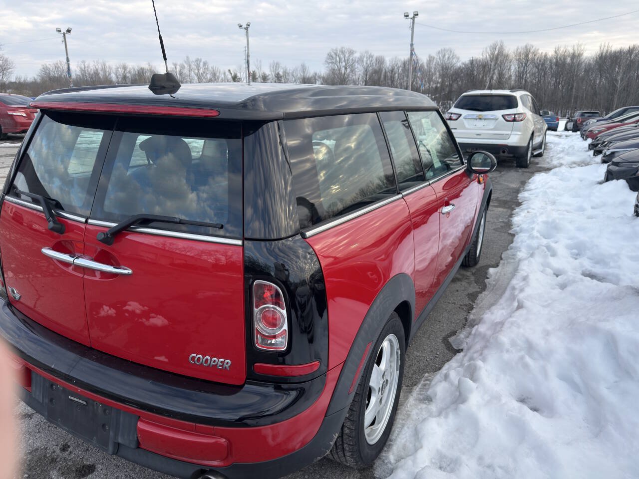Used 2011 MINI Cooper Clubman FWD image 4