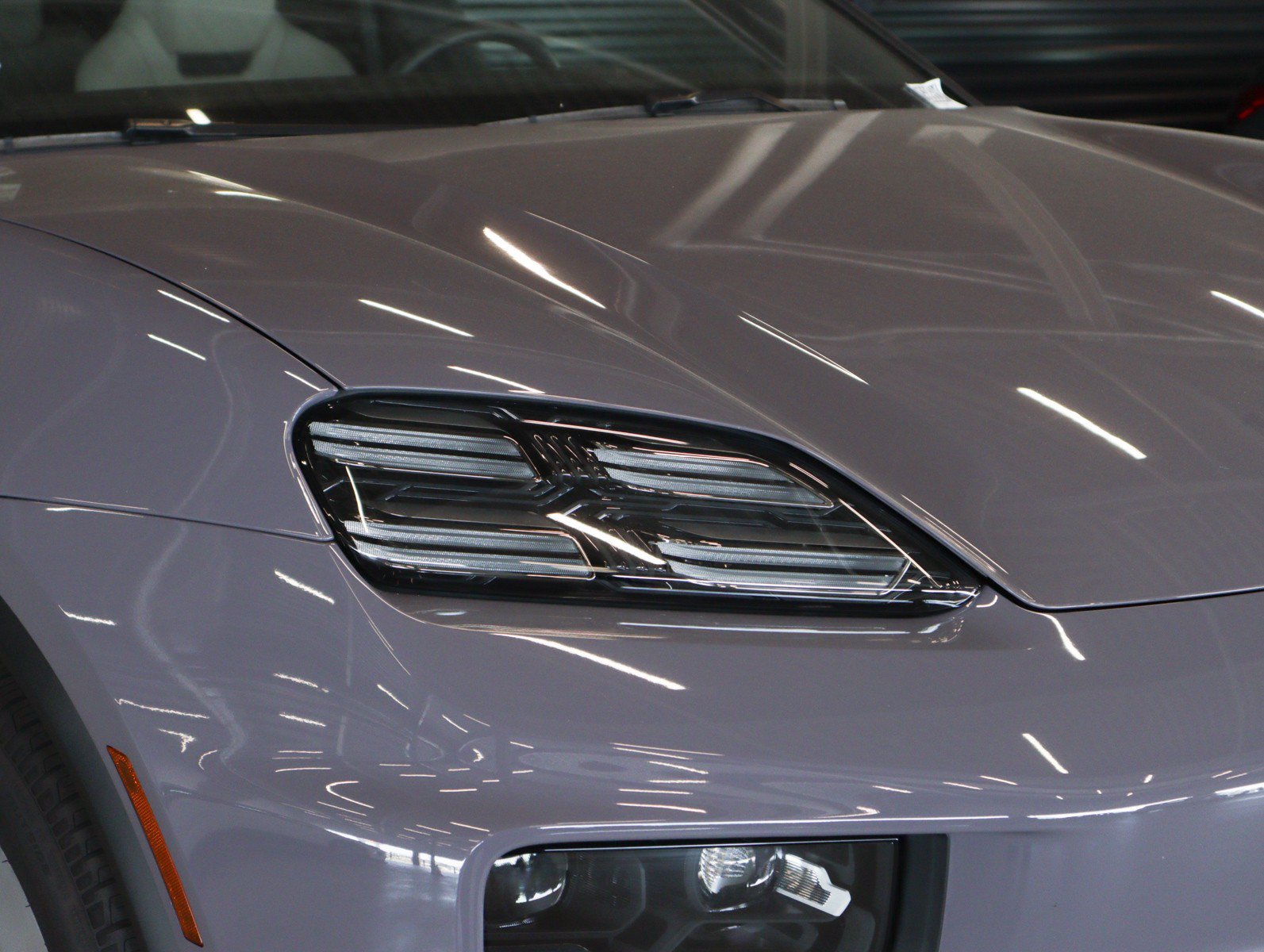 Certified 2025 Porsche Macan Electric RWD image 25