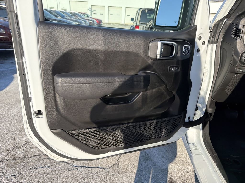 Used 2024 Jeep Wrangler Unlimited w/ Convenience Group AWD/4WD image 11