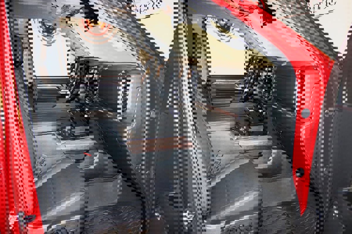 Used 2025 GMC Sierra 3500 SLT w/ SLT Premium Package image 71