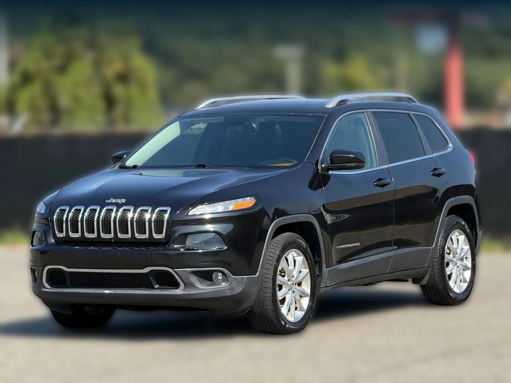 Used 2015 Jeep Cherokee Limited AWD/4WD image 6