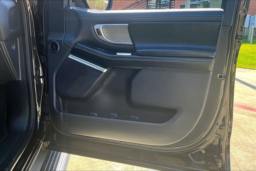 Used 2025 Ford Expedition Max Platinum image 25
