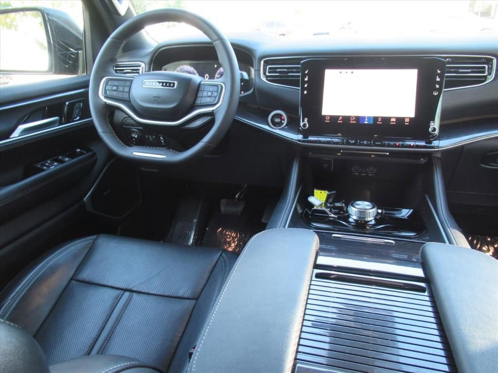 Used 2024 Jeep Wagoneer 4WD image 13