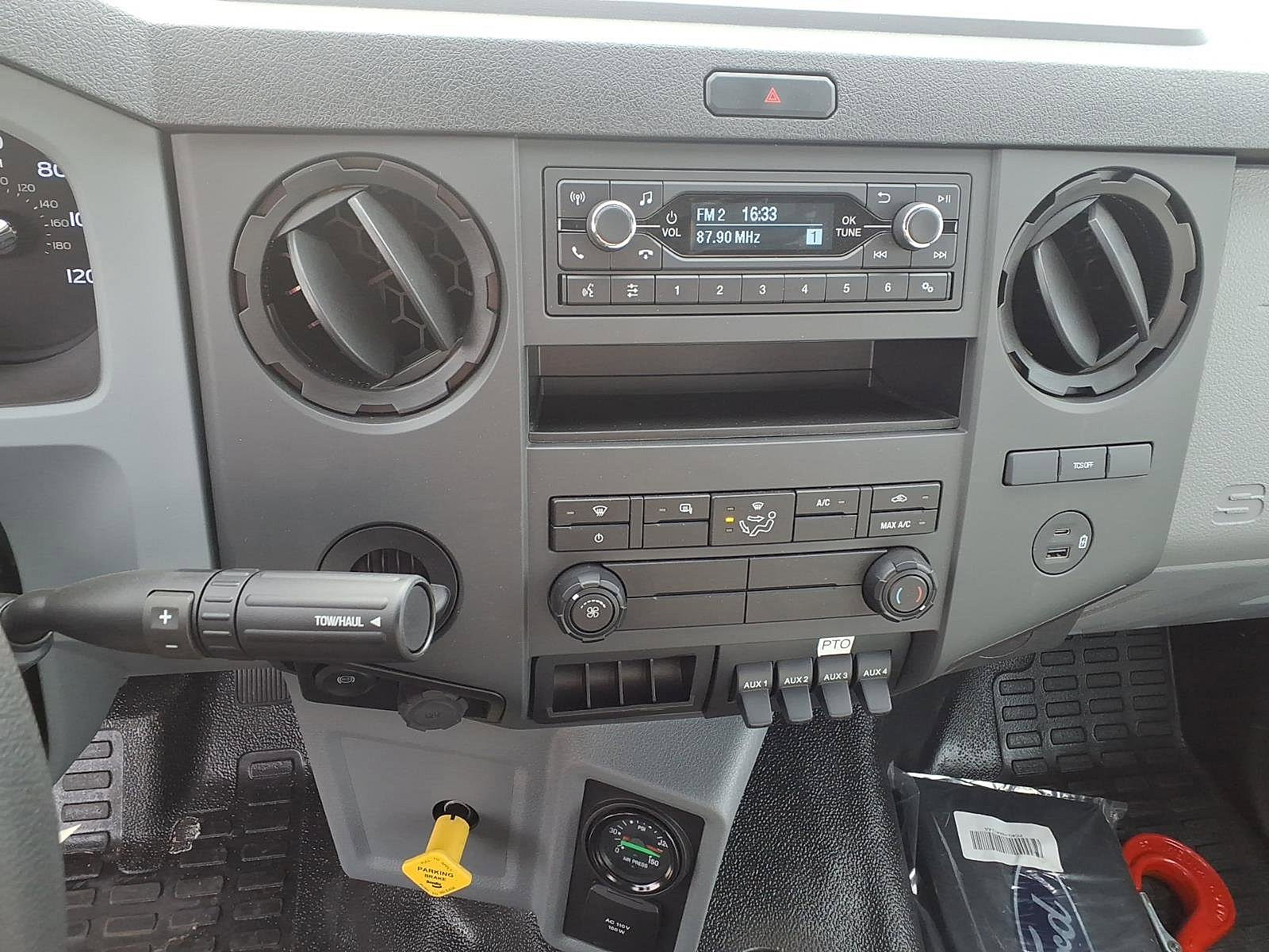 New 2026 Ford F750 2WD Regular Cab Super Duty image 17