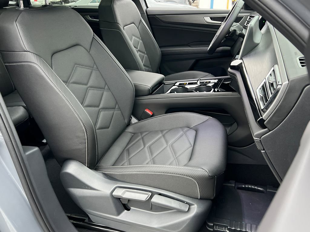 New 2026 Volkswagen Atlas Cross Sport SE image 10