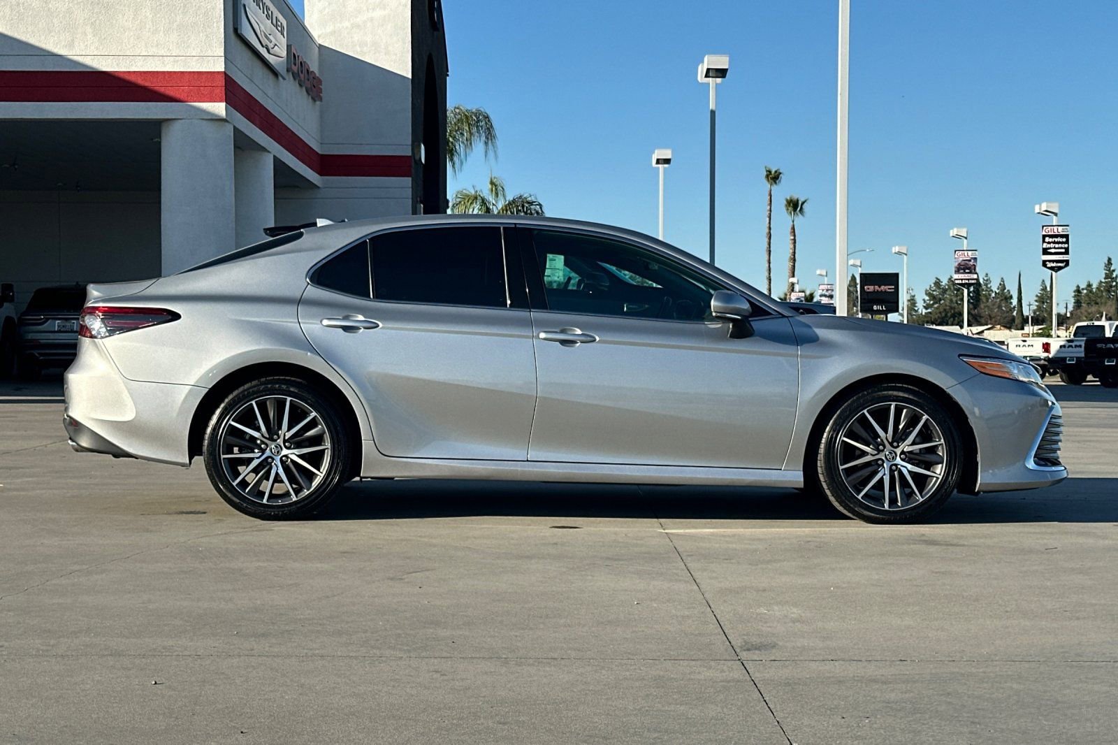 Used 2023 Toyota Camry XLE image 7