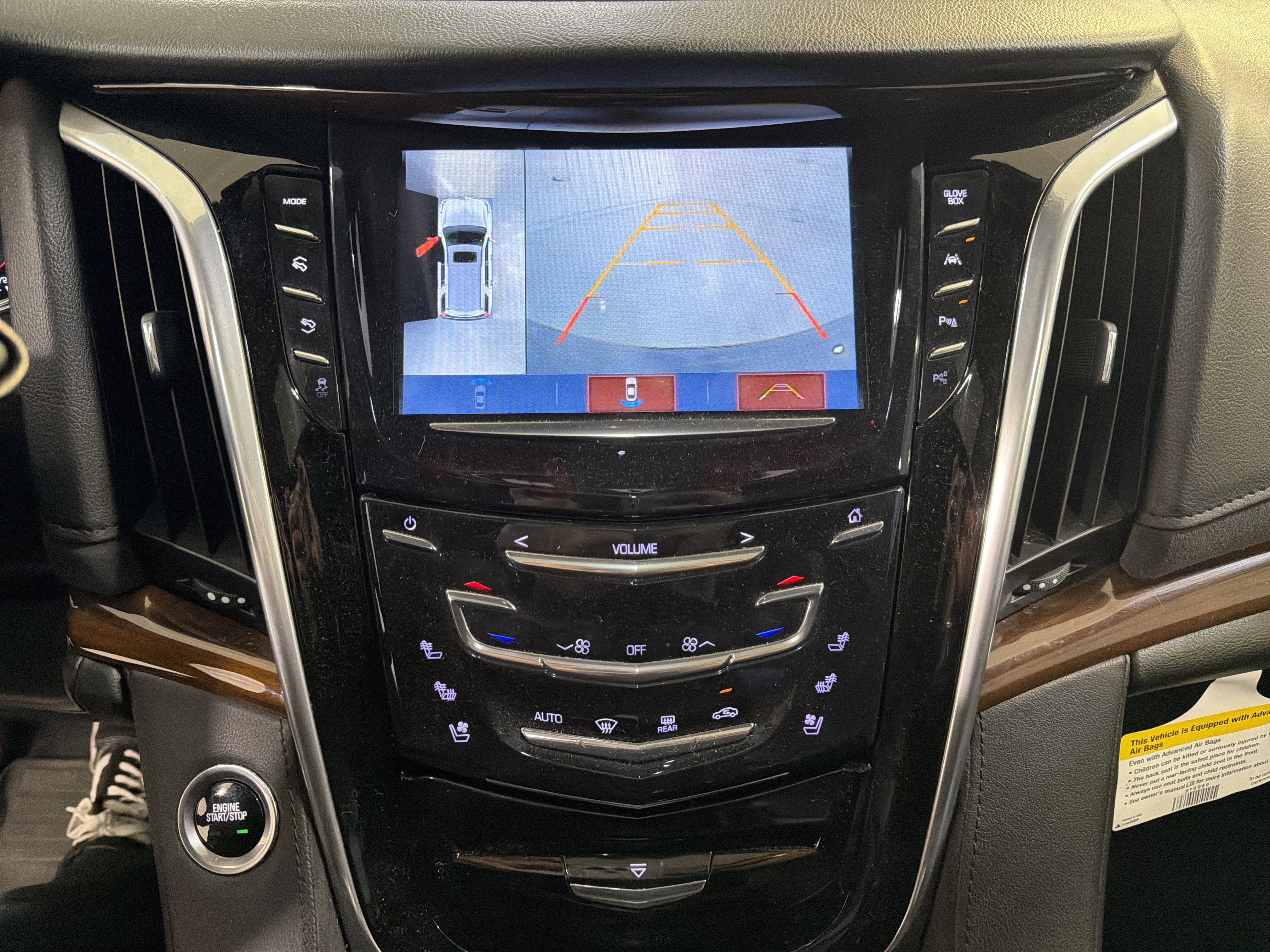 Used 2020 Cadillac Escalade Premium Luxury w/ Escalade Sport Edition image 19