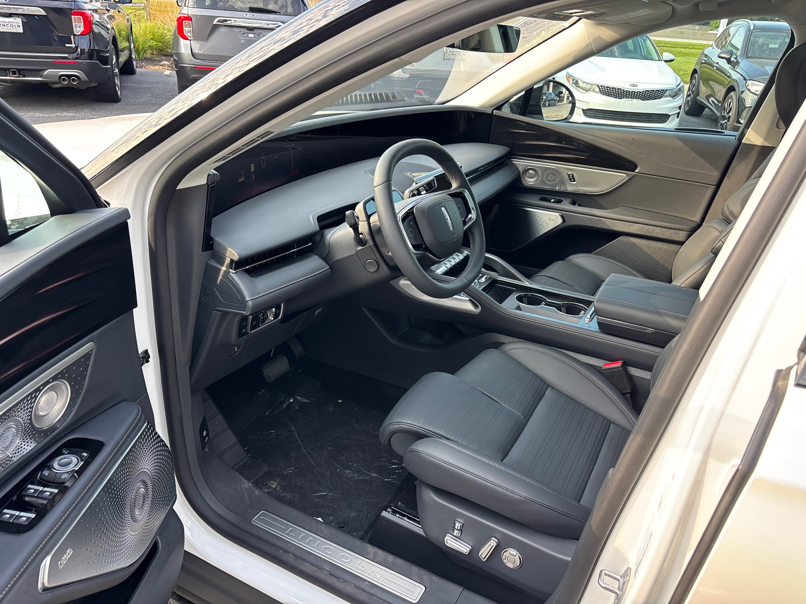 New 2026 Lincoln Nautilus Reserve AWD/4WD image 25