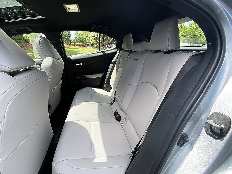 Used 2025 Lexus UX 300h FWD image 10