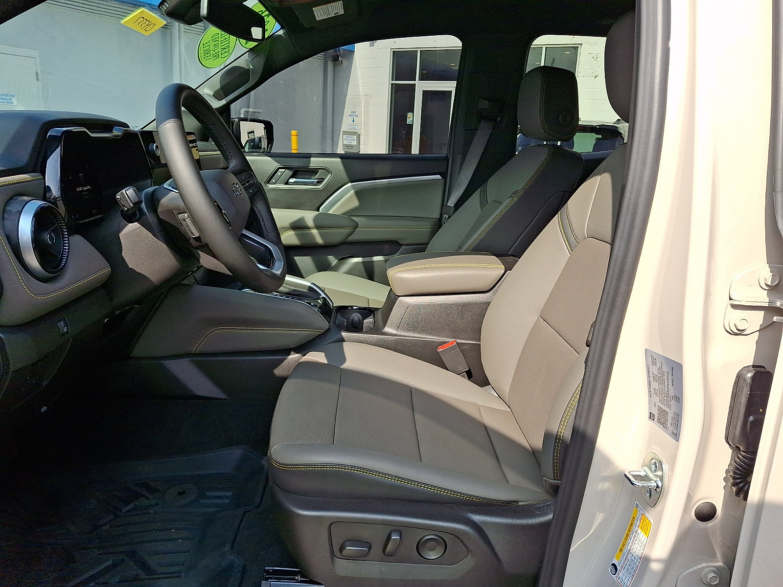 Certified 2026 Chevrolet Colorado ZR2 w/ Technology Package AWD/4WD image 15