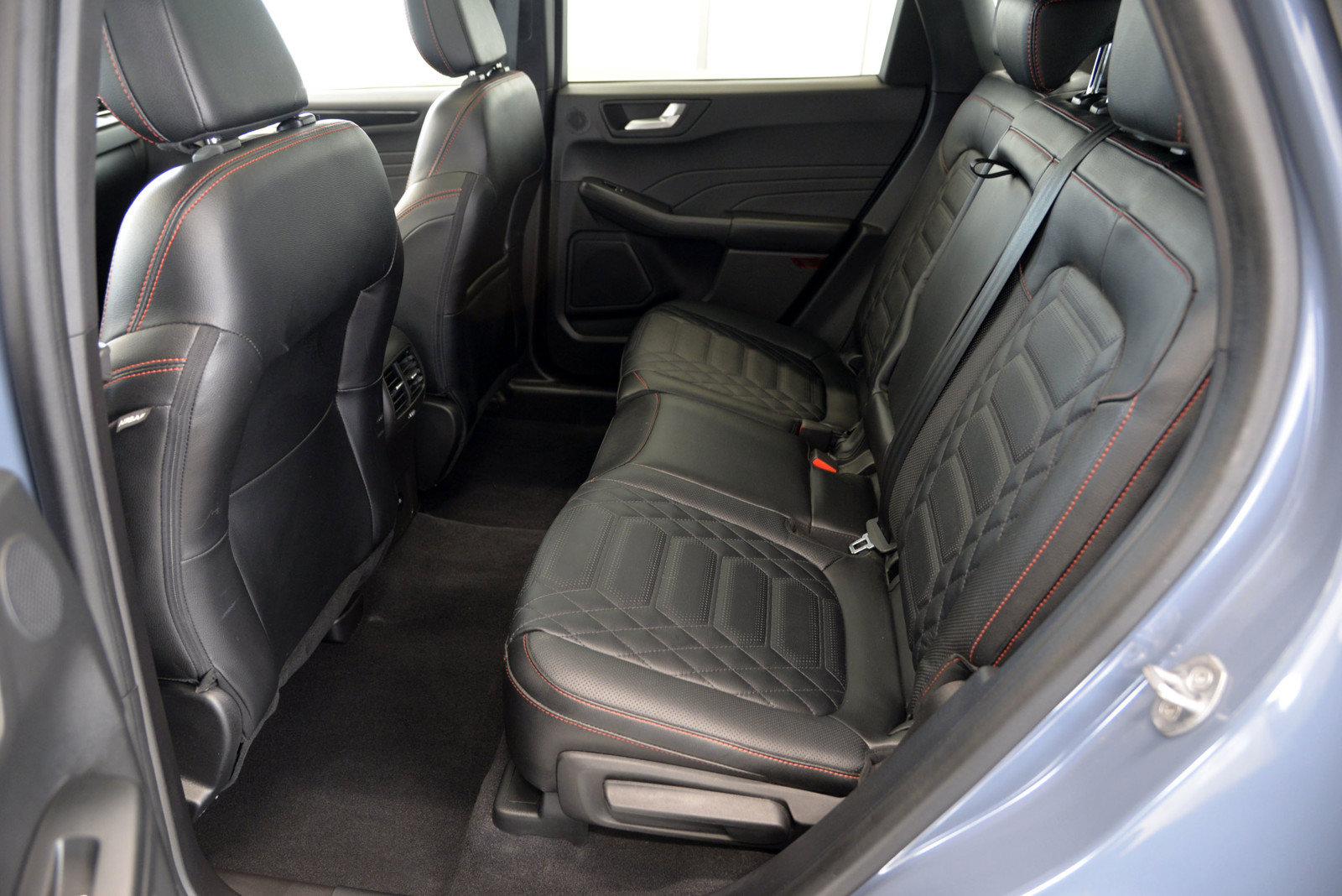 Used 2023 Ford Escape ST-Line Elite w/ Premium Technology Package AWD/4WD image 9