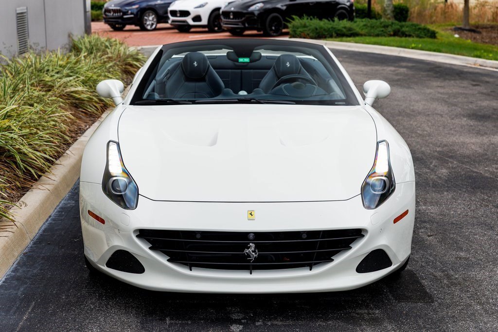 Used 2016 Ferrari California T image 8