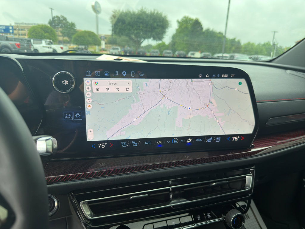 Used 2025 Chevrolet Traverse RS FWD image 23