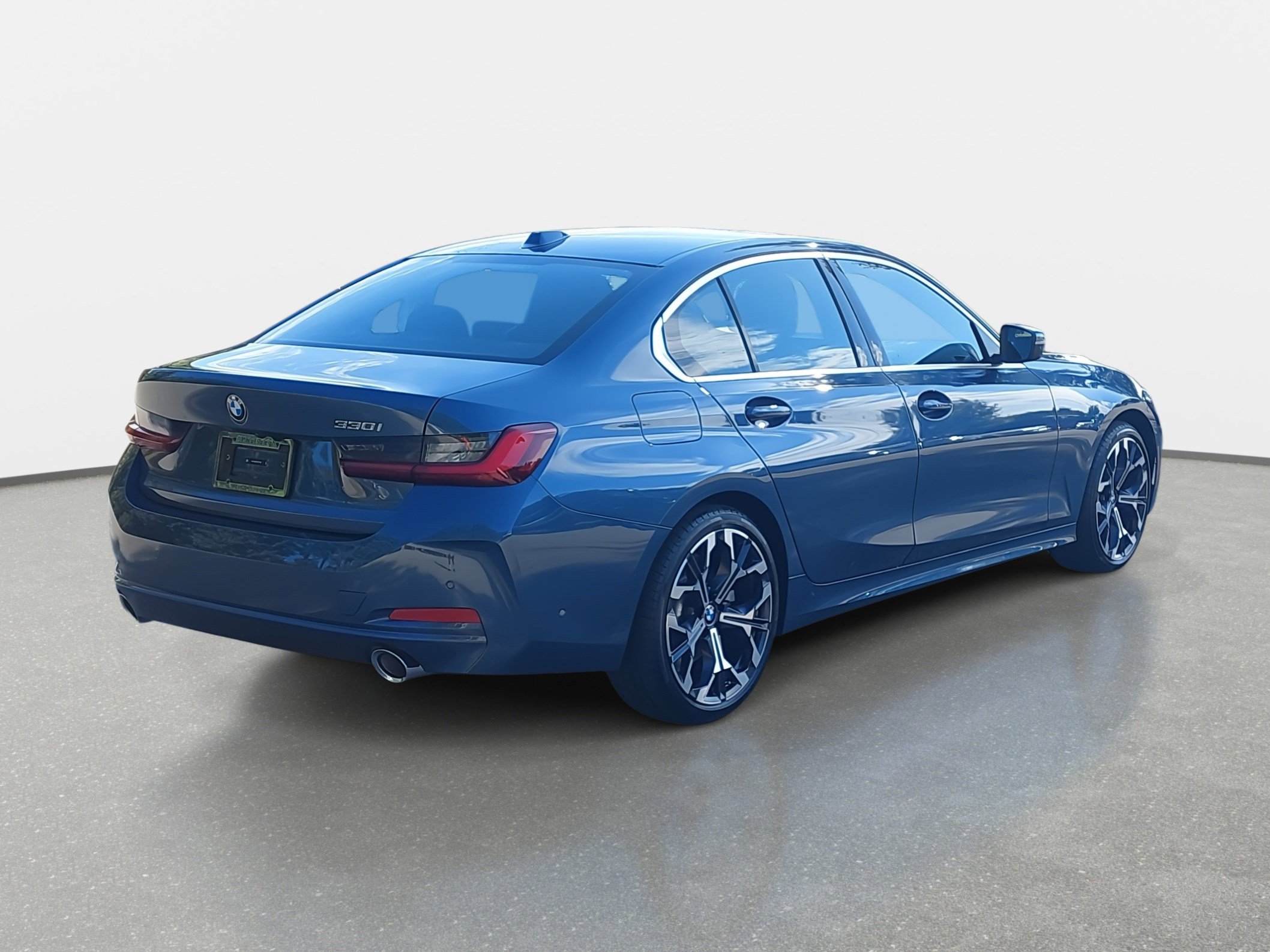 New 2025 BMW 330i Sedan w/ Premium Package image 5