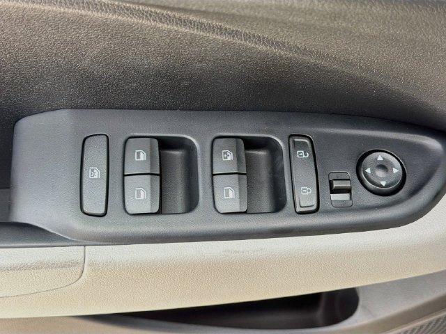 New 2026 Hyundai Venue SEL FWD image 17