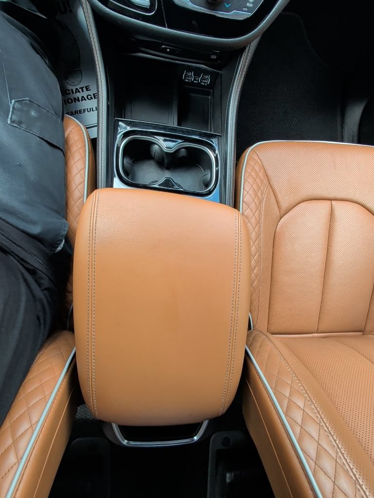 Used 2021 Chrysler Pacifica Pinnacle FWD image 27