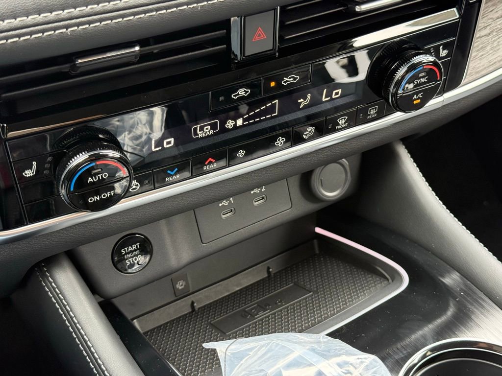 New 2026 Nissan Rogue Platinum image 11