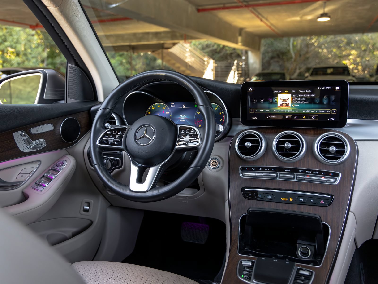 Used 2021 Mercedes-Benz GLC 300 4MATIC image 39
