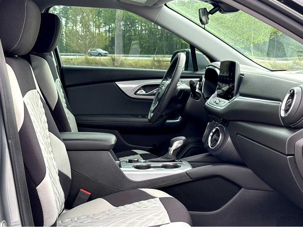 Used 2023 Chevrolet Blazer LT w/ Driver Confidence Package image 8