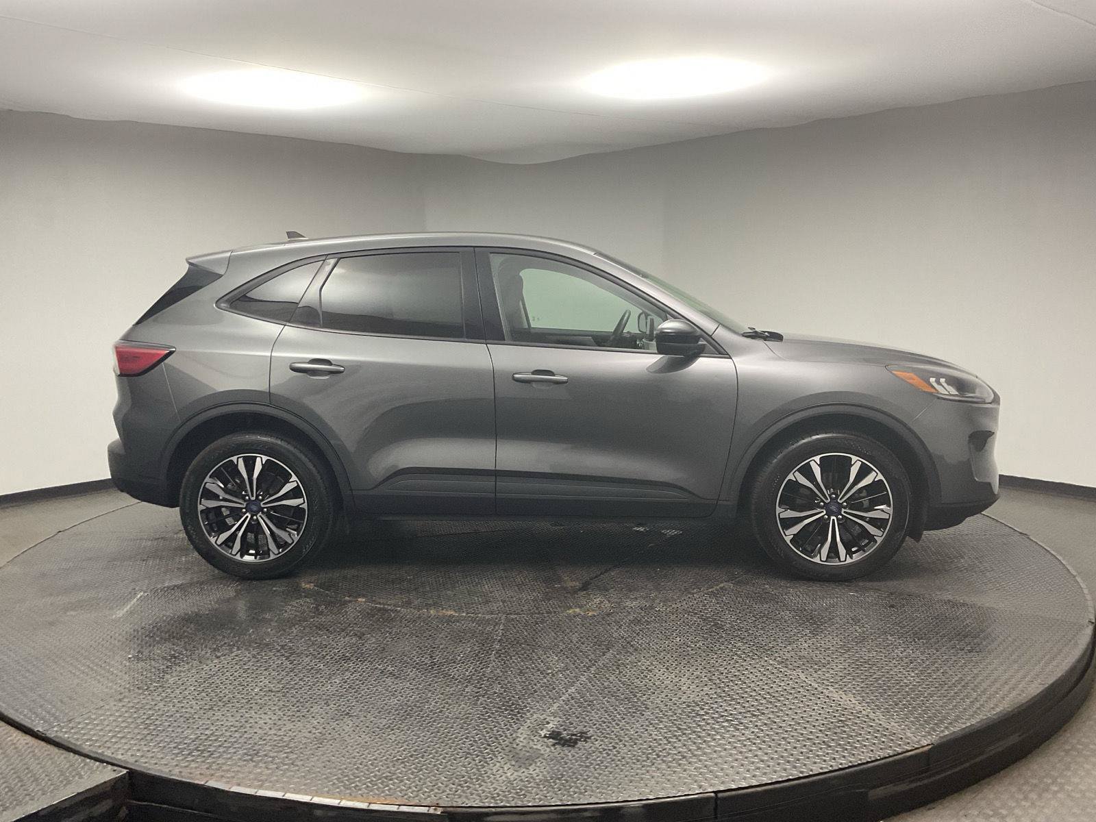 Used 2022 Ford Escape SE w/ SE Sport Appearance Package AWD/4WD image 8