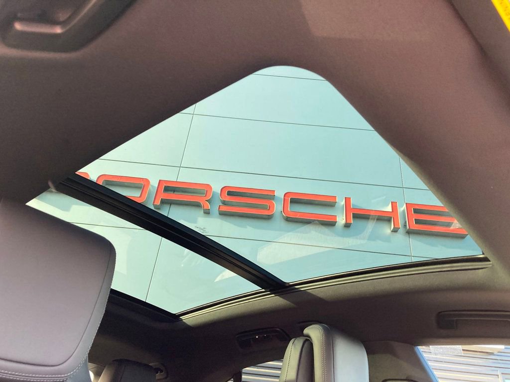 Used 2025 Porsche Macan 4S Electric image 33