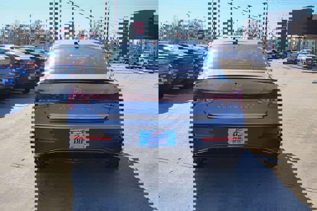 New 2026 Hyundai Elantra SEL Sport Premium image 23