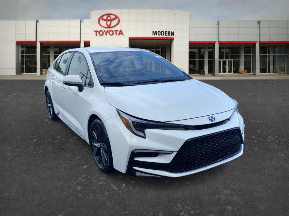 Certified 2023 Toyota Corolla SE FWD image 3