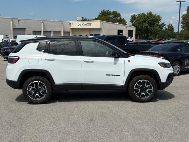 Used 2024 Jeep Compass Trailhawk image 2