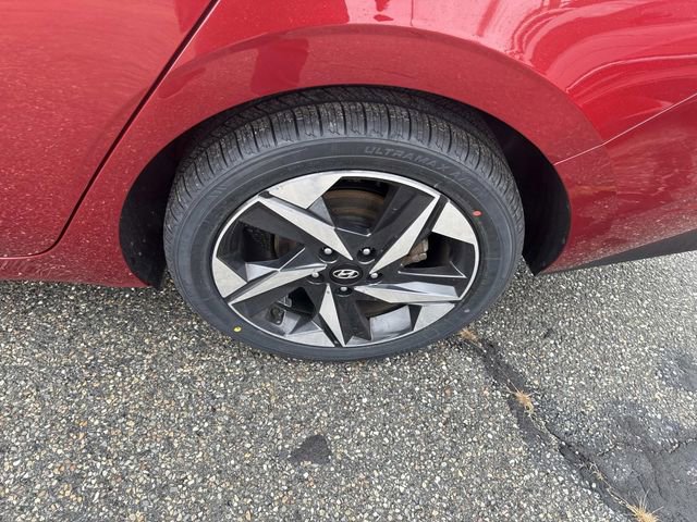 Used 2023 Hyundai Elantra SEL w/ Convenience Package image 12