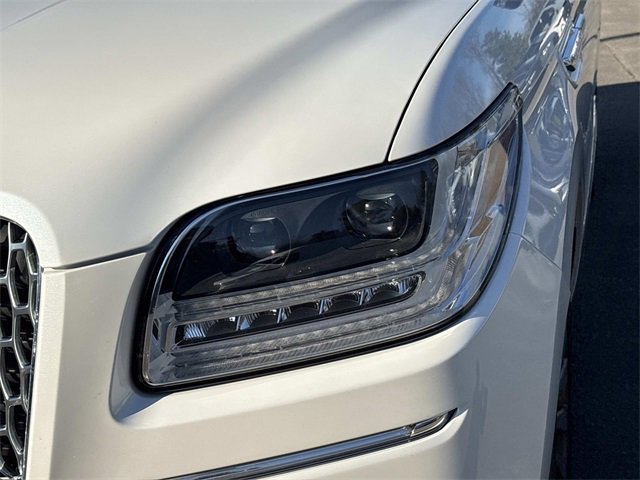 Used 2019 Lincoln Navigator Reserve image 10