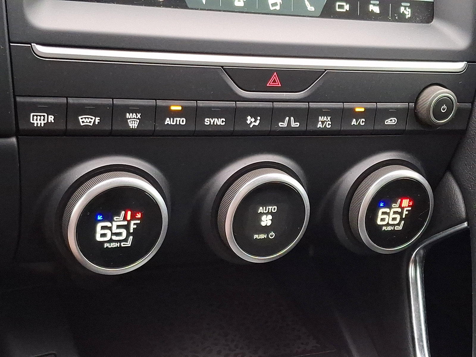 Used 2020 Jaguar E-PACE SE AWD/4WD image 17