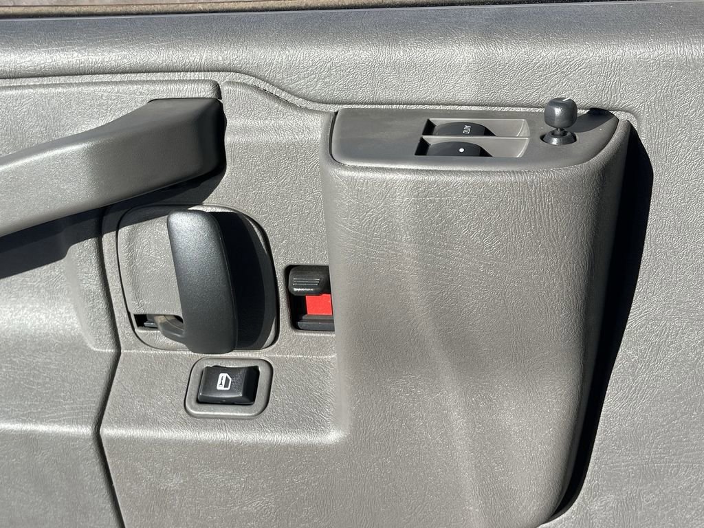 New 2025 GMC Savana 2500 Extended w/ Driver Convenience Package image 24