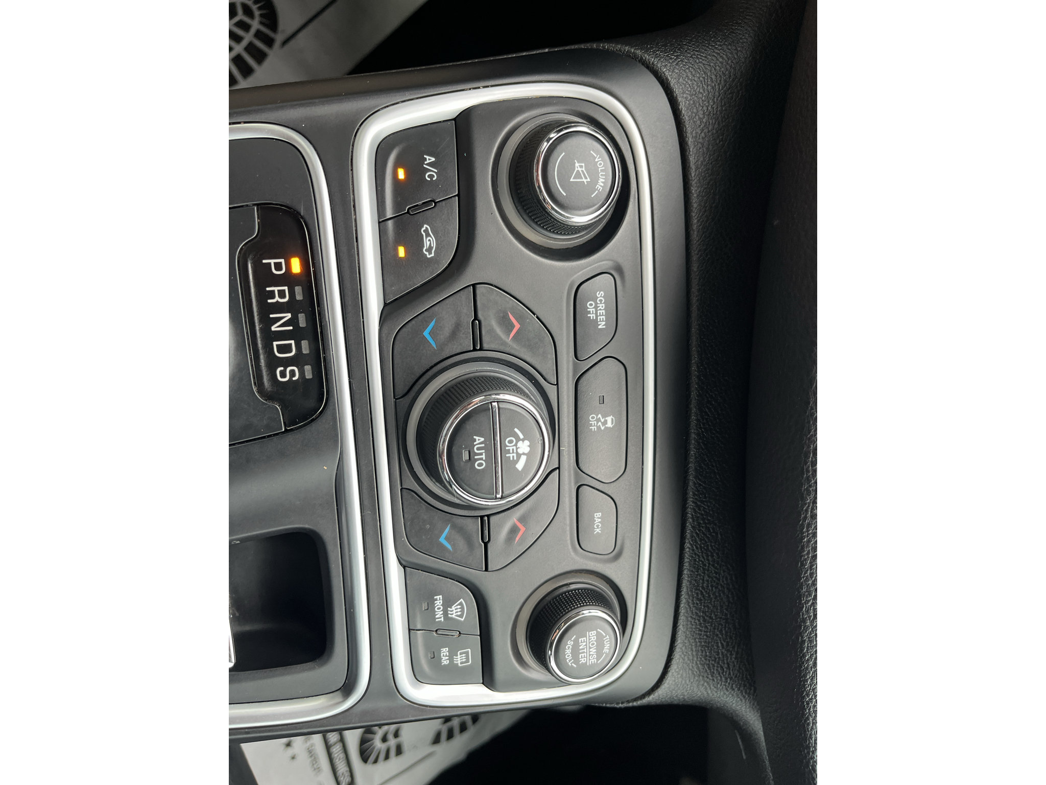 Used 2015 Chrysler 200 C FWD image 13
