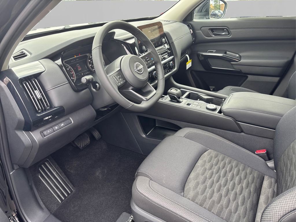 New 2025 Nissan Pathfinder SV w/ Cargo Package image 9