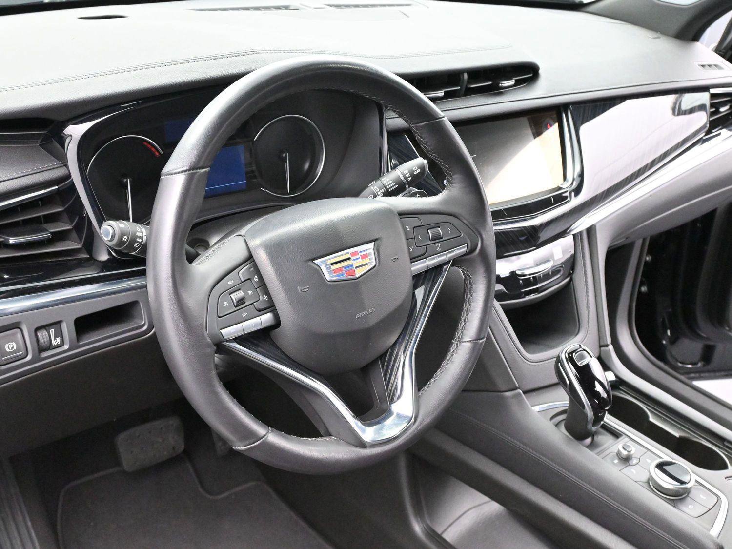 Certified 2025 Cadillac XT6 Premium Luxury image 14