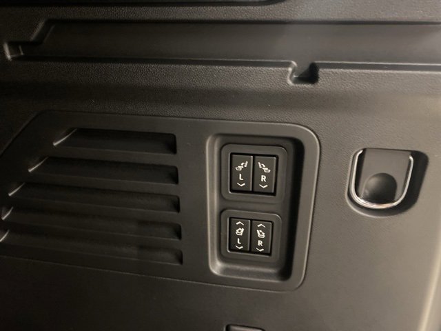 New 2026 Chevrolet Traverse Z71 w/ Driver Confidence Package image 8