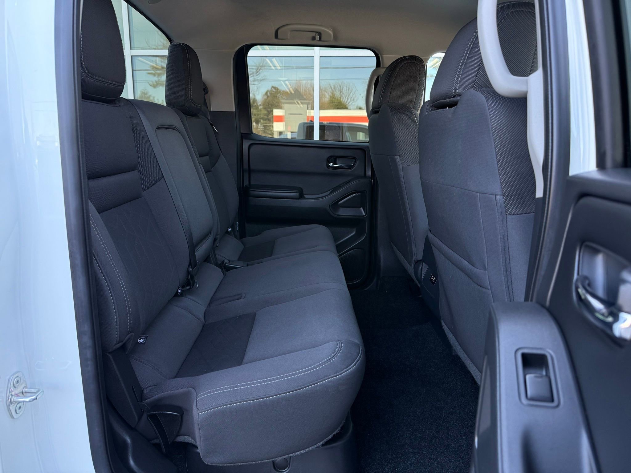 Used 2025 Nissan Frontier SV image 22